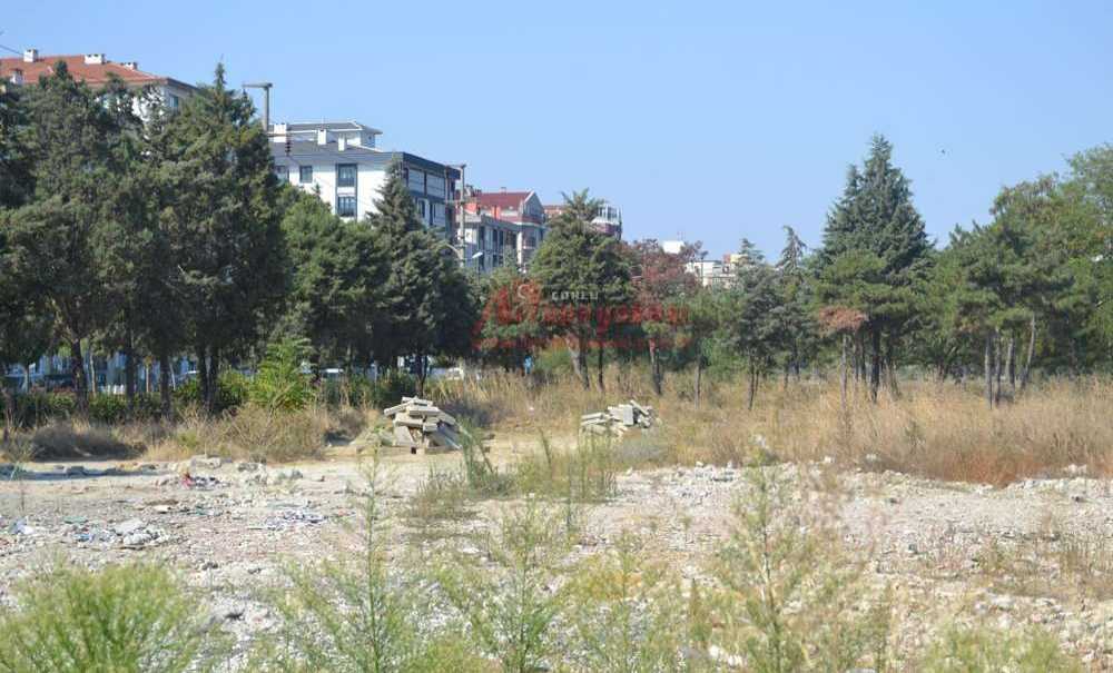 Millet Bahçesi Olacak Alan Çöplük İçinde