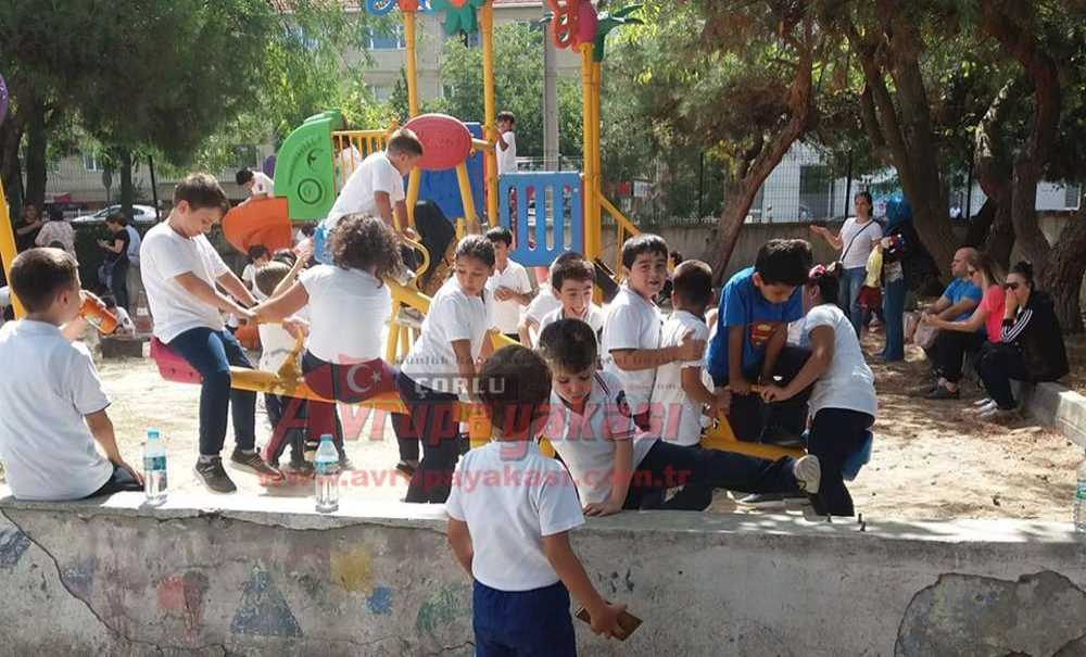 Veliler Okulun Durumuna Tepki Gösterdiler