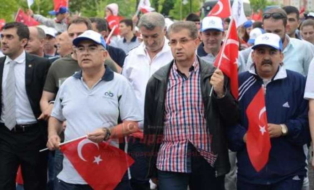 Binlerce Kişi Gençlik İçin Yürüdü