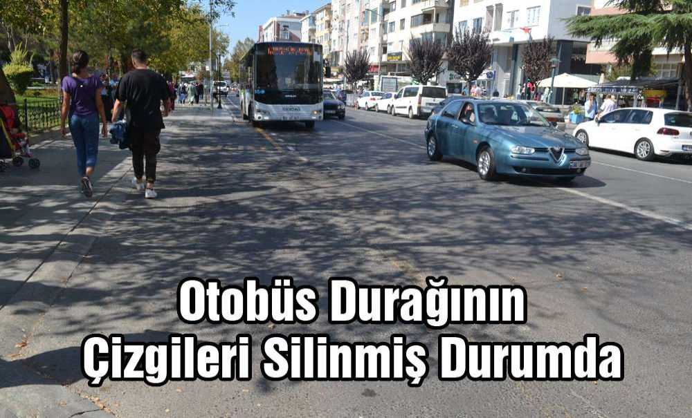 Otobüs Durağının Çizgileri Silinmiş Durumda