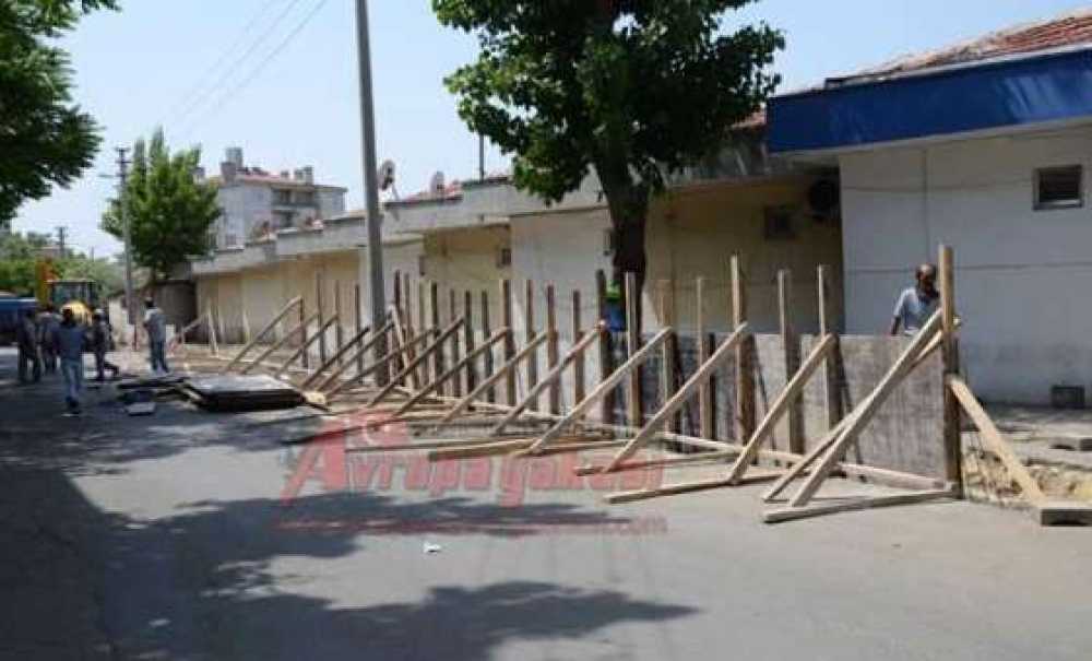 Otogarda Duvar Çalışmaları Devam Ediyor