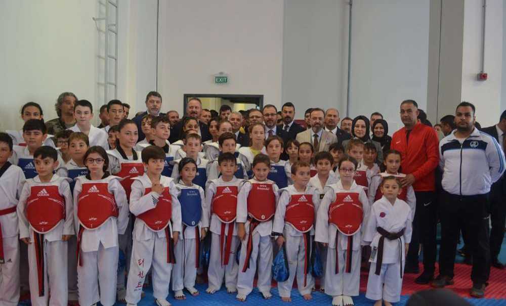 “Bu Tesis Gece Gündüz Gençlerimizin Hizmetinde Olacak”