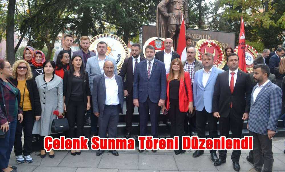 Çelenk Sunma Töreni Düzenlendi