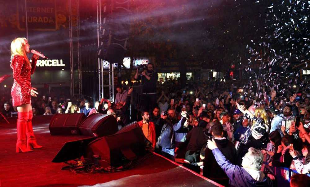 29 Ekim'de Çorlu'da Ziynet Sali Rüzgarı Esti