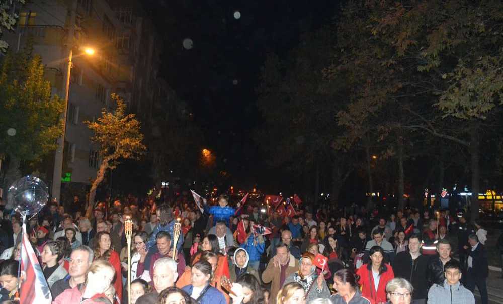 On Binler Cumhuriyet İçin Yürüdü