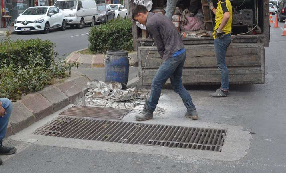 Yağmur Suyu Mazgalları Ve Rögarlar Değiştirildi