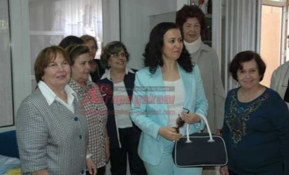 Yardım Sevenlerden Burs Kermesi