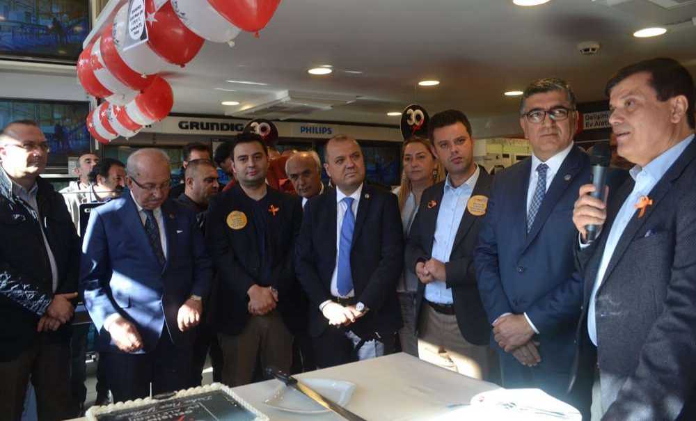 Görkemli Törenle 30'uncu Yılını Kutladı