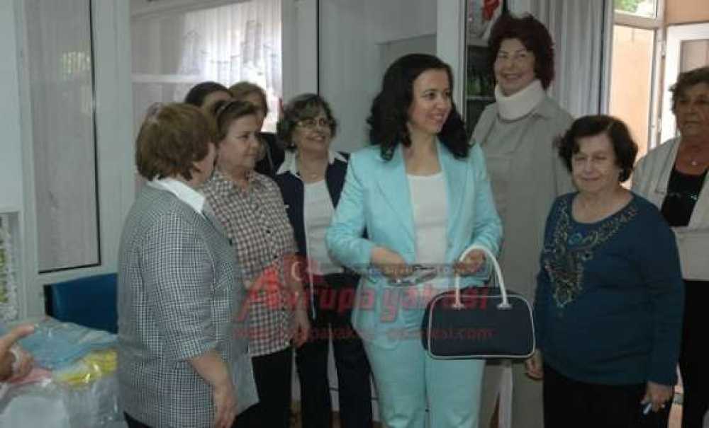 Yardım Sevenlerden Burs Kermesi