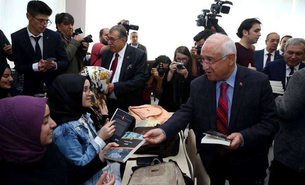 Cemil Çiçek, Trakya Üniversitesi İlahiyat Fakültesi'ni Ziyaret Etti