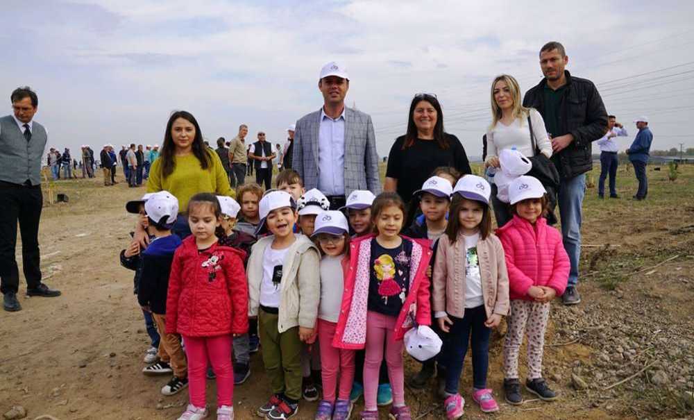 Çorlu Belediyesi Fidanları Toprakla Buluşturdu