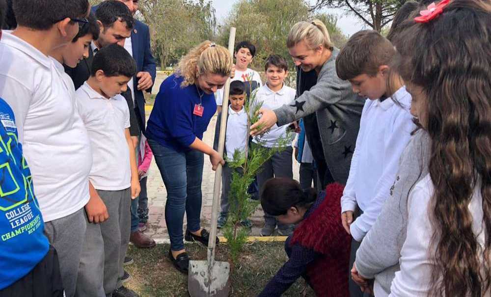 Kampanya Kapsamında Okul Bahçesine Fidan Dikildi