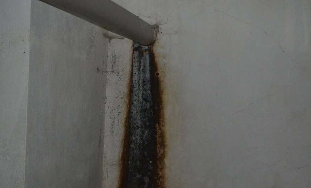 Apartmanı Lağım Suları Bastı