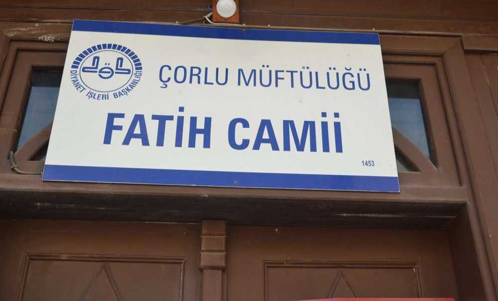 Tarihi Fatih Camisinde Hırsızlar Kol Geziyor