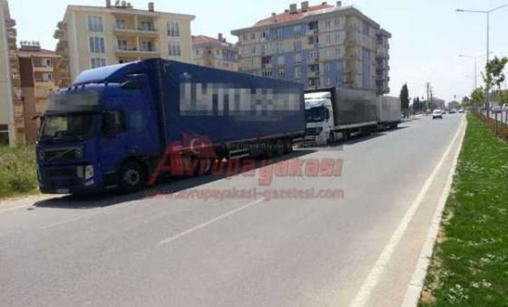 Bülent Ecevit Bulvarı Tir Otoparkına Döndü