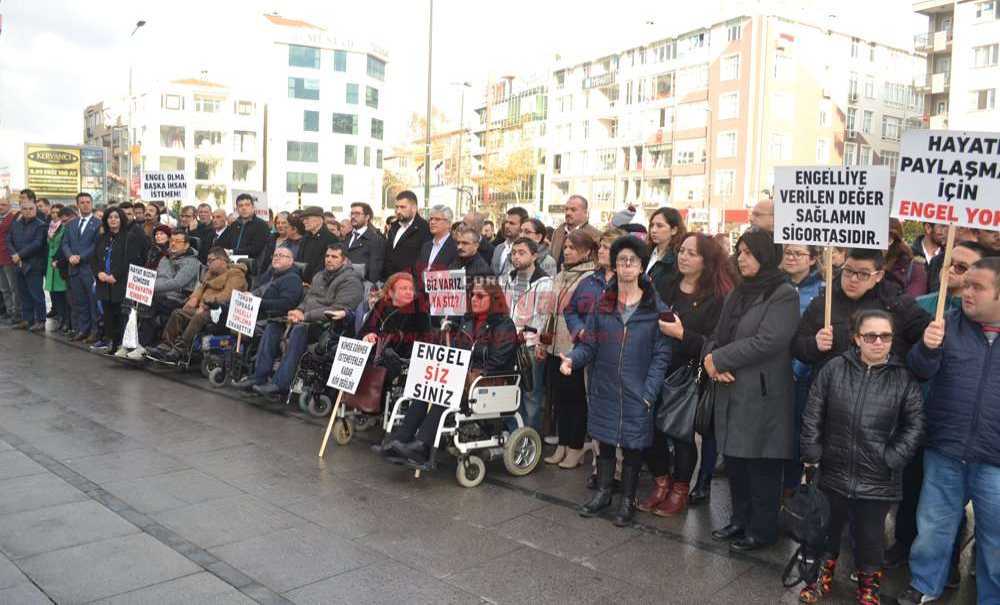 “Öncelikle Zihinlerdeki Engelleri Ortadan Kaldırmalıyız”