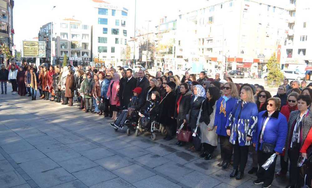 5 Aralık Dünya Kadın Hakları Günü Kutlandı