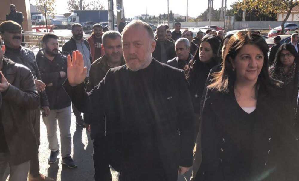 Selahattin Demirtaş'ın Ailesi Kaza Geçirdi