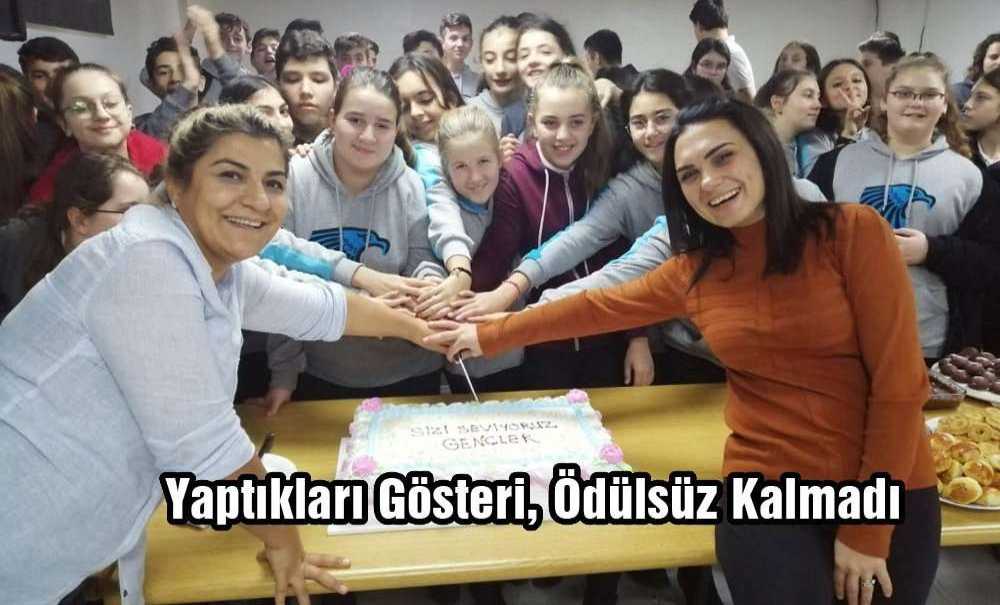 Yaptıkları Gösteri, Ödülsüz Kalmadı