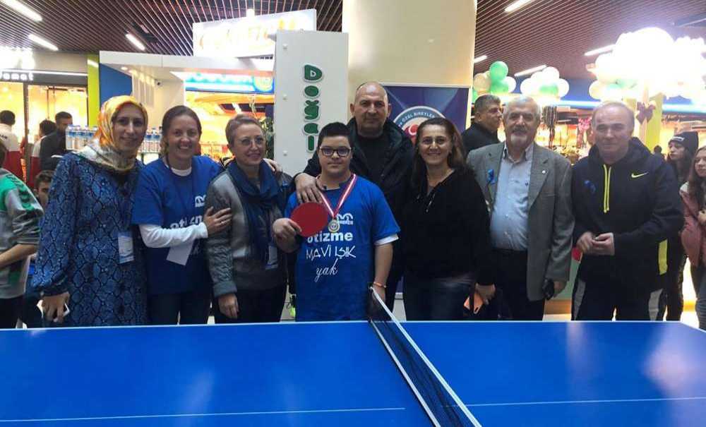 Turnuvada Gönüllerince Eğlendiler