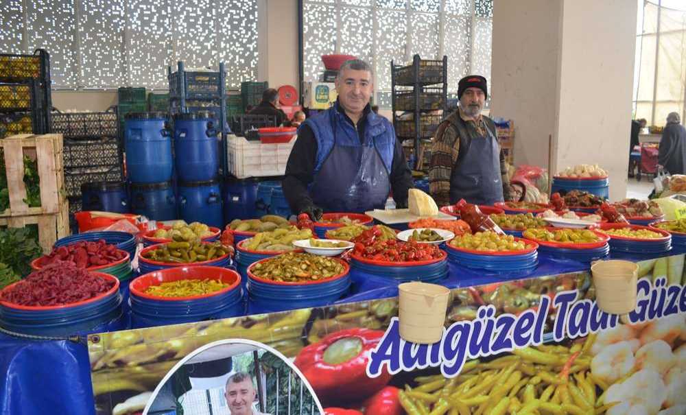 Çeşit Çeşit Turşular Aynı Tezgâhta Buluştu