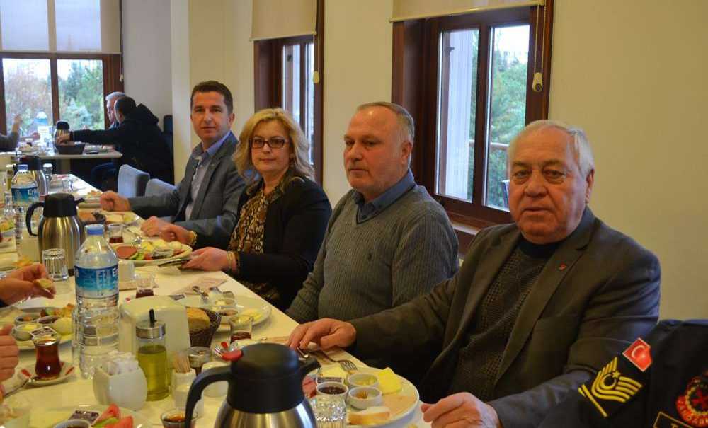 Servisçiler Kahvaltıda Bir Araya Geldiler