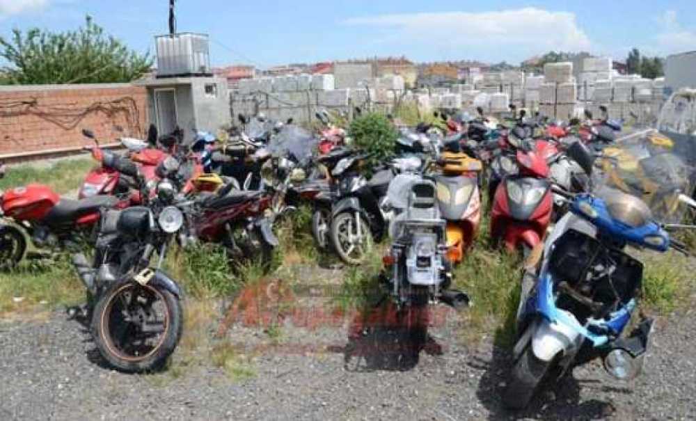 Otoparklar Motosikletlerle Doldu