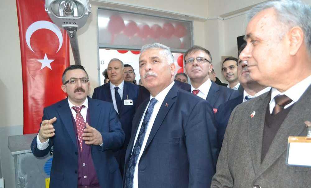 Ahi Evran Lisesi'ne İki Laboratuar Kazandırıldı