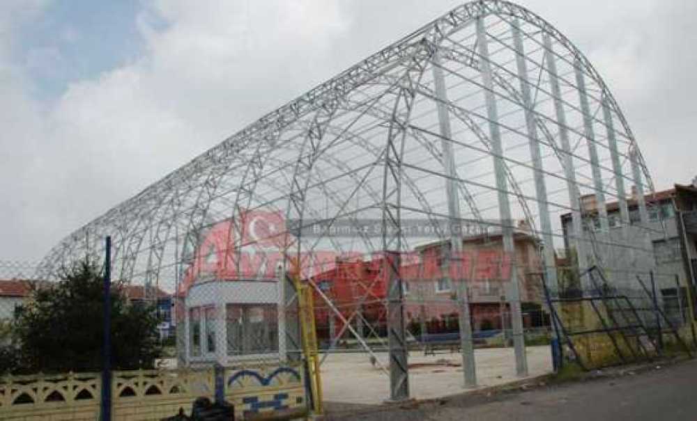 Spor Tesisleri Çürüyor