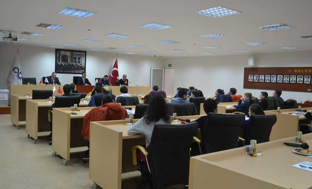 Bu Kez Sözü Geleceğin Yöneticileri Aldı