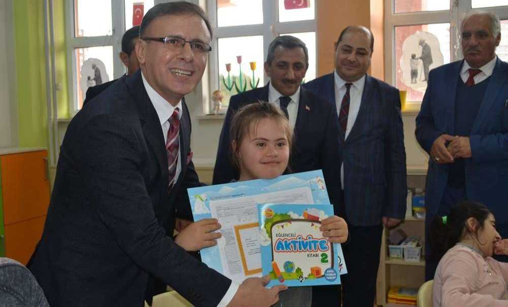 Çorlu'da 51 Bin Öğrenci Yarıyıl Karnesi Aldı