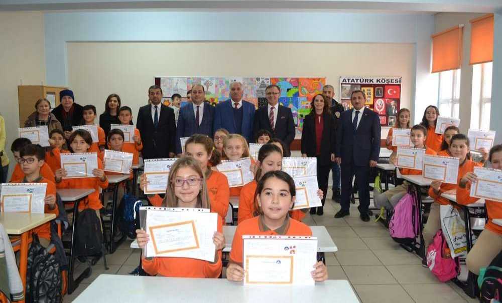 Çorlu'da 51 Bin Öğrenci Yarıyıl Karnesi Aldı