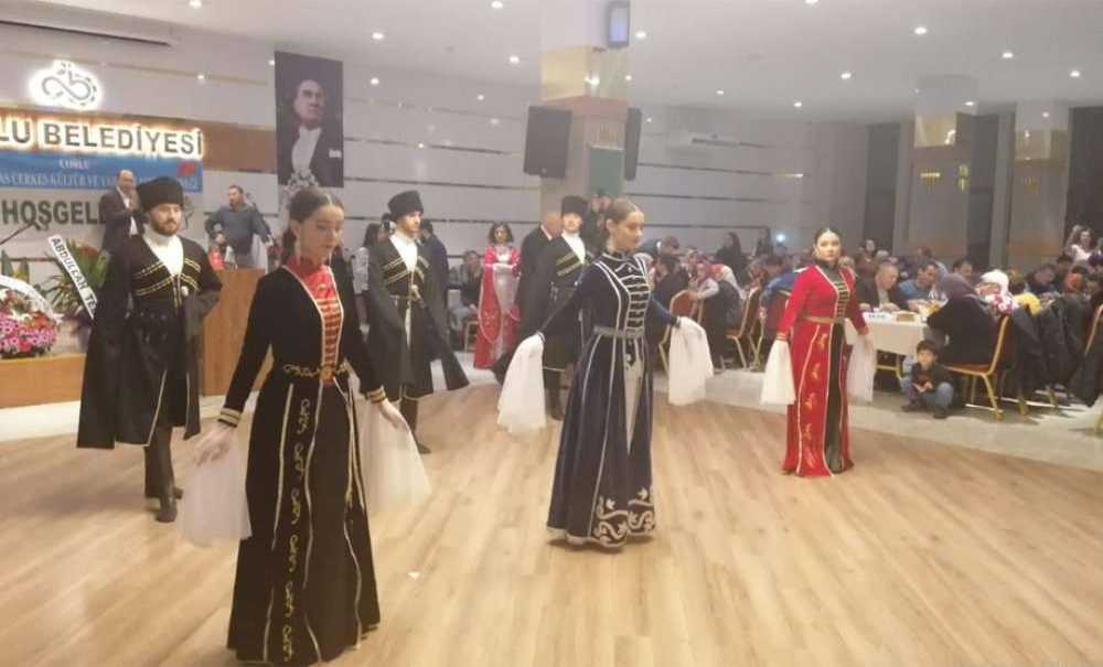 Birinci Yılını Görkemli Geceyle Kutladı