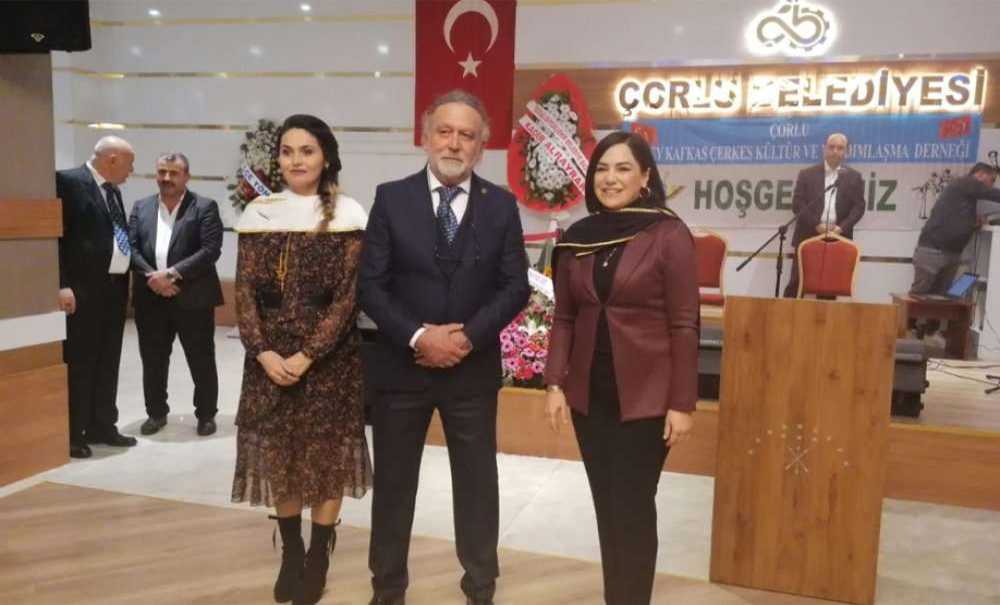 Birinci Yılını Görkemli Geceyle Kutladı