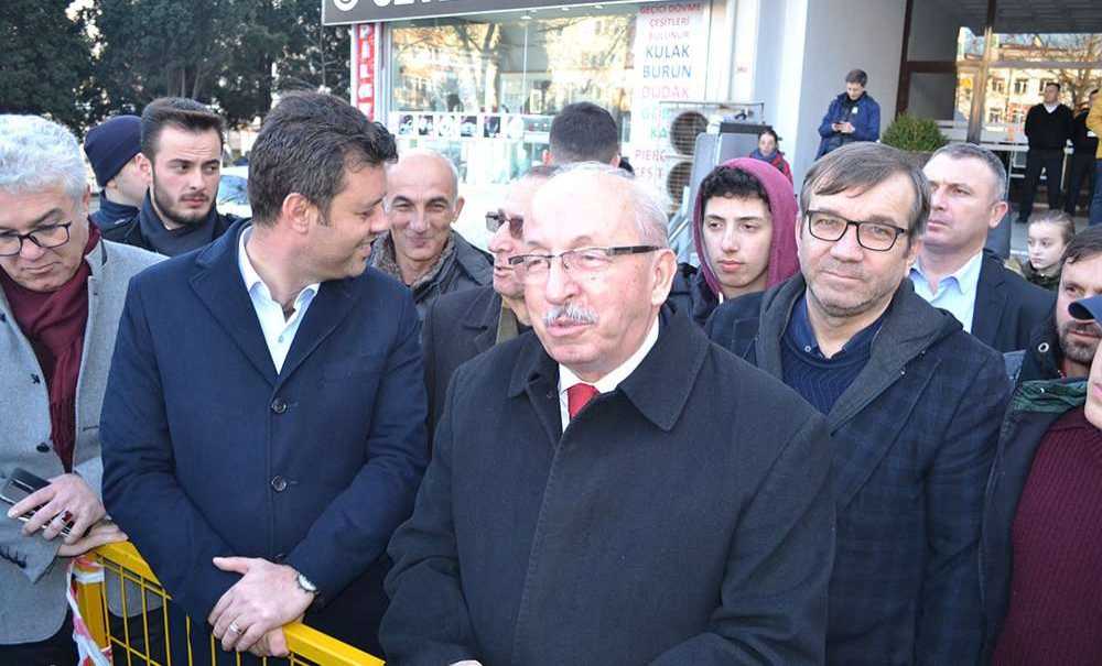 Buz Pisti'nde Çocuklar Gönüllerince Eğlendiler