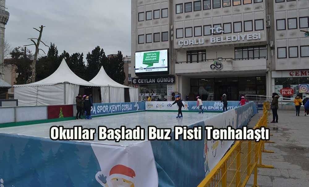 Okullar Başladı Buz Pisti Tenhalaştı