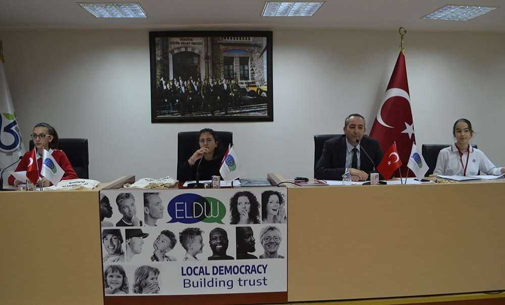 Büyüklerinin Konuşamadıklarını Konuştular