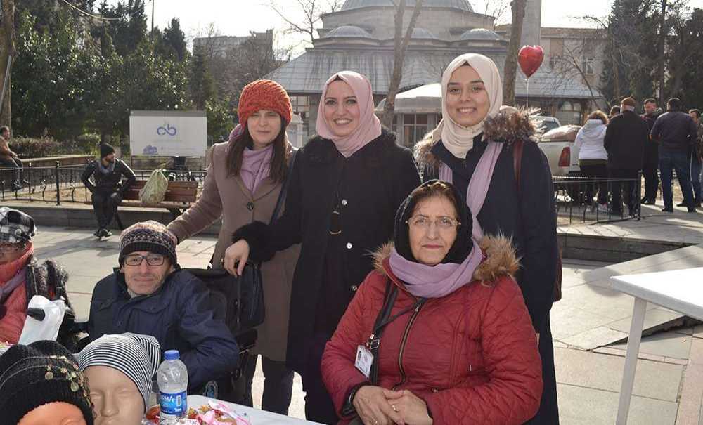Özel Günde Hanımeli Kermesi Düzenlendi