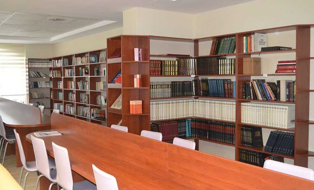 4 Bin Kitaplık Kütüphane El Birliğiyle Taşındı