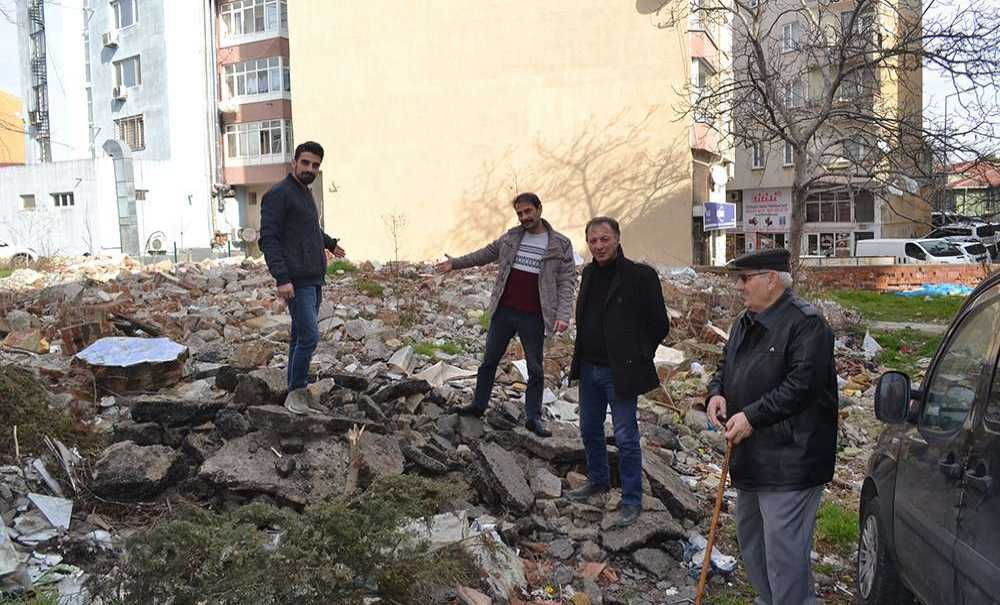 Molozları Kaldırmak İçin Neyi Bekliyorsunuz?