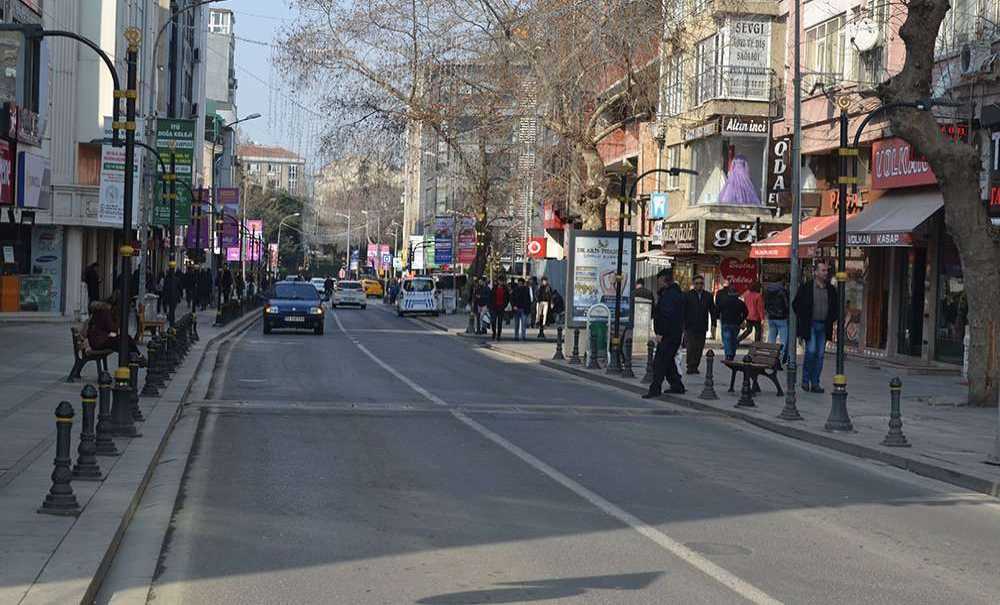 Omurtak'ta Var, Kumyol Caddesi'nde Neden Yok