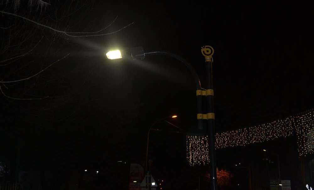 Aydınlatma Direklerini Süs İçin Mi Koydunuz?