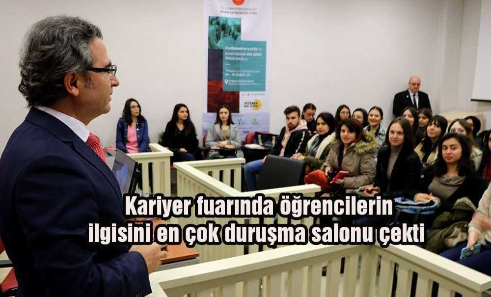 Kariyer Fuarında Öğrencilerin Ilgisini En Çok