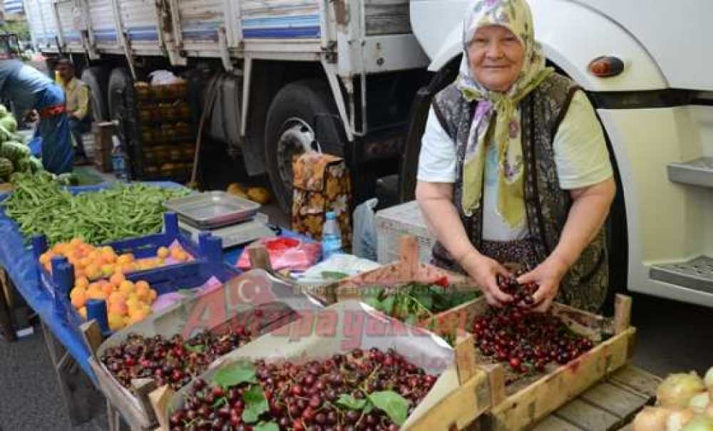 72 Yaşında Pazarcılık Yapıyor