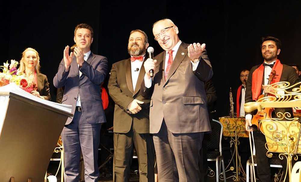 Senfonik Destan Konseri İzleyenleri Büyüledi