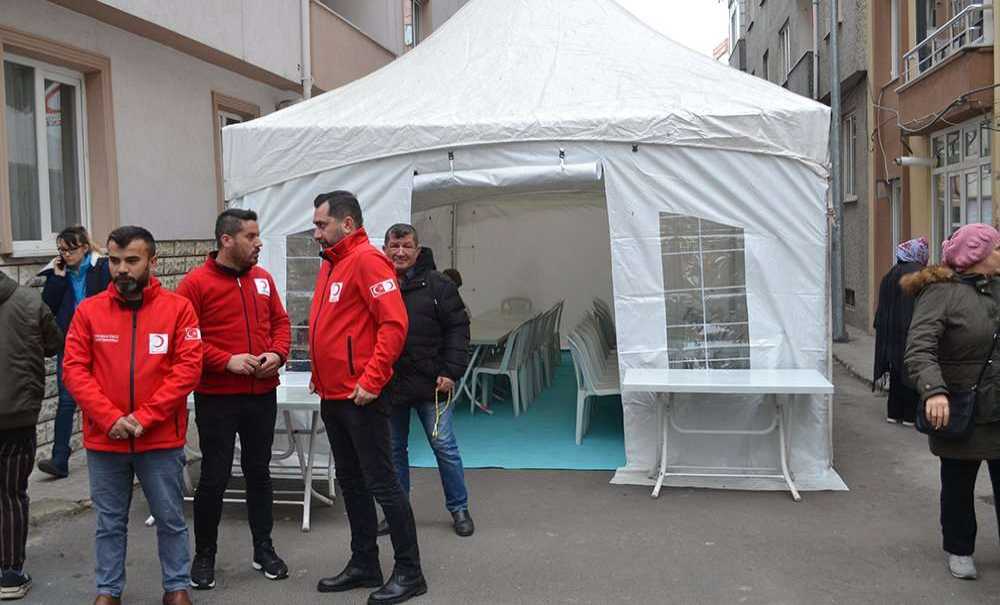 Kızılay Çorlu Şubesi Taziye Çadırı Kurdu