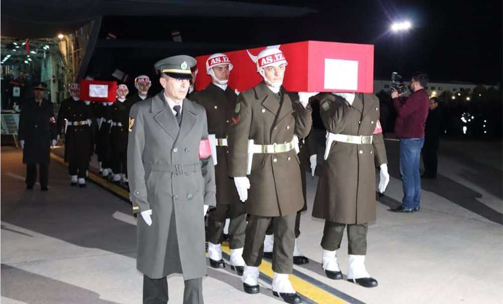 Şehitler, Çorlu Atatürk Havalimanı'nda Törenle Karşılandı