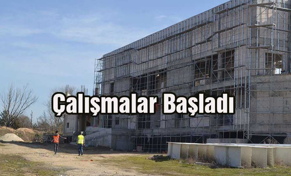Aylardır Çivi Bile Çakılmayan Spor Salonunda Çalışmalar Başladı