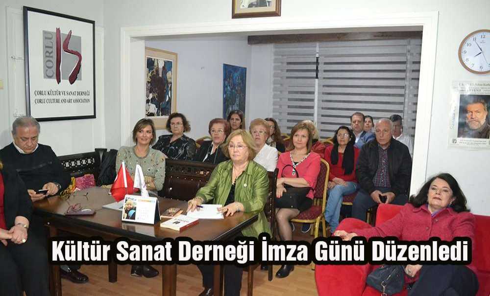 Kültür Sanat Derneği İmza Günü Düzenledi