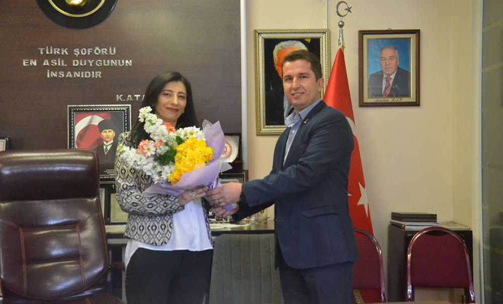 Çorlu'nun Kadın Taksi Ve Servis Şoförlerine Plaket